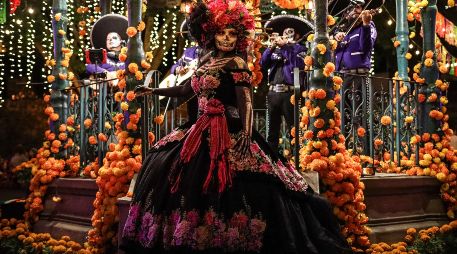 El Día de Muertos es una festividad reconocida y celebrada por mexicanos y extranjeros, por lo que te compartimos algunos de los eventos que invitan a vivir la magia y el espíritu (o los espíritus) del 2 de noviembre. EL INFORMADOR / ARCHIVO