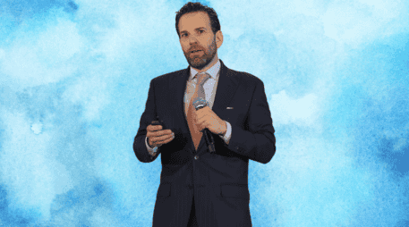 Carlos Loret de Mola le respondió a Claudia Sheinbaum Pardo, quien desconoció y rechazó que el expresidente Andrés Manuel López Obrador vaya a realizar una gira el próximo año. SUN / ARCHIVO