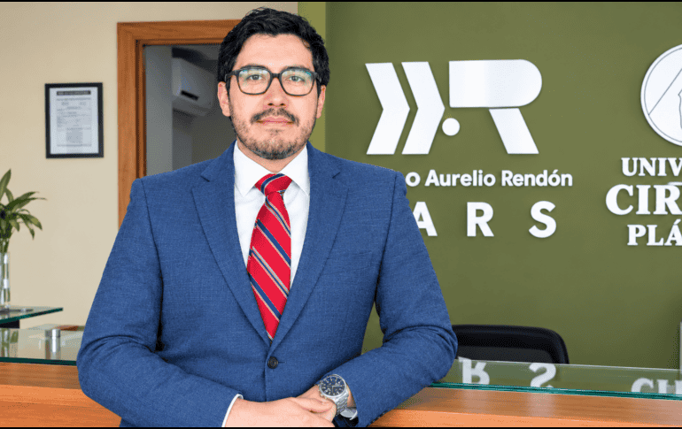 Entre los procedimientos que ofrece para hombres y mujeres se encuentran la rinoplastia, la lipoescultura, el aumento y levantamiento de senos, la abdominoplastia y la cirugía facial rejuvenecedora.   ESPECIAL