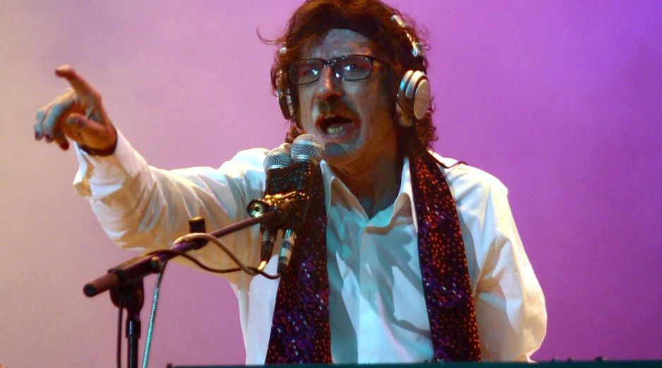 A pesar de que su época de mayor auge comercial ocurrió en las décadas de los ochenta y noventa, Charly García mantiene una vigencia impresionante en la era digital. EFE / Q. Fidalgo