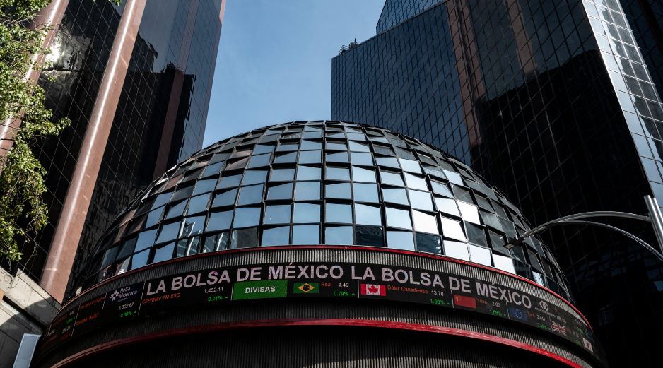 Al interior del mercado mexicano, resaltaron las ganancias de las emisoras Qualitas, Grupo Aeroportuario del Pacífico, América Móvil, Grupo Aeroportuario del Centro y Genomma Lab. AFP/ARCHIVO