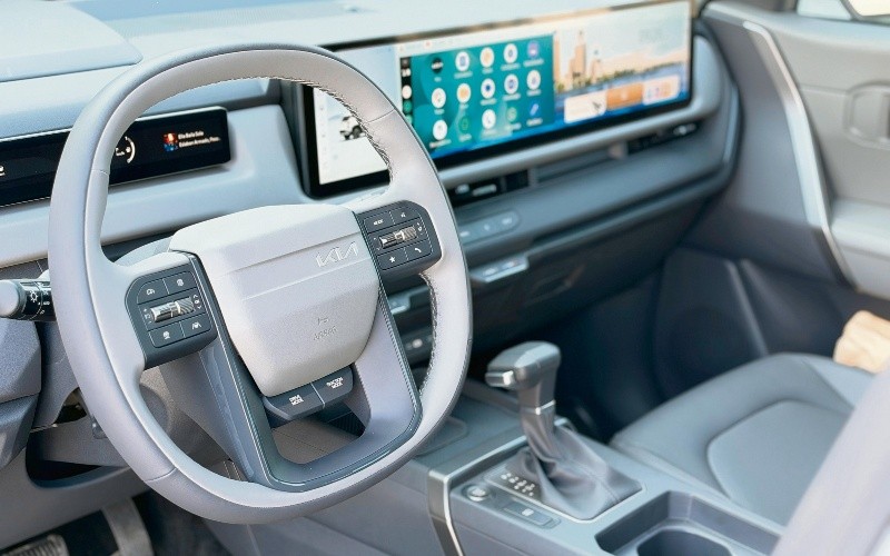 Interiores. Cuenta con una pantalla de 27 pulgadas con conectividad inalámbrica. CORTESÍA