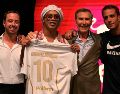 Ronaldinho firmó con el Ravenna en junio, pero todavía no ha disputado ningún encuentro con el equipo italiano. AFP / ARCHIVO