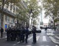 El ministro francés del Interior aseguró que se protegieron los comercios de los centros de todas las ciudades. EFE/M. Badra