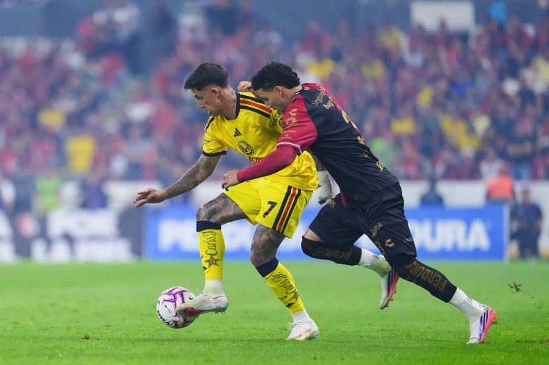 El duelo contra las Águilas dejó en evidencia las carencias defensivas de los rojinegros. IMAGO7