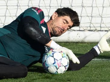 El portero titular del Real Madrid no viajará a Barcelona para enfrentar al líder de España. EFE / ARCHIVO