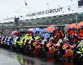 La falta de visibilidad impidió la operación del helicóptero médico y obligó a cancelar las carreras de MotoGP, Moto2 y Moto3 en Phillip Island. EFE.