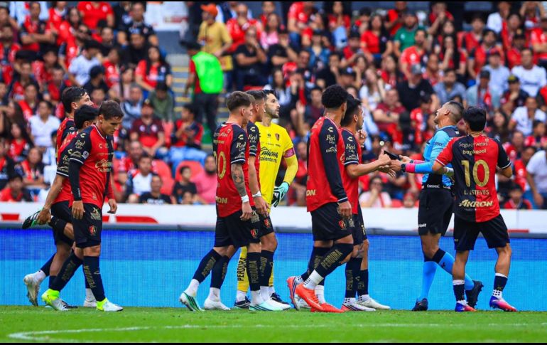 Atlas se impuso 4-3 al Puebla en el Estadio Jalisco, con doblete de José Martín, en un duelo lleno de emociones. EL INFORMADOR/J. ACOSTA.