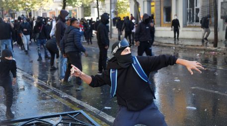 Especialistas advierten que las movilizaciones juveniles reflejan la incertidumbre económica y las fallas estructurales que afectan la calidad de vida. EFE/ARCHIVO.