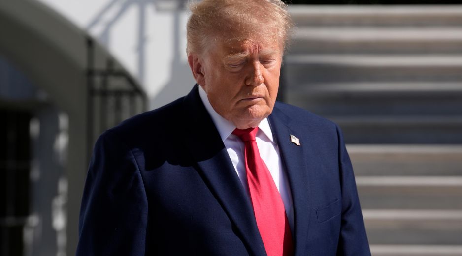 Donald Trump no respaldó abiertamente a Flávio Bolsonaro, sí le dedicó gestos como recibirlo en mayo en el Despacho Oval, un honor poco habitual para un senador extranjero. EFE / Y. Gripas
