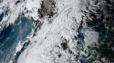 Del 26 de octubre al 1 de noviembre, México enfrentará lluvias intensas y cambios bruscos de temperatura debido a la tormenta tropical Vance, un frente frío y el fenómeno de El Niño. AP/NOAA