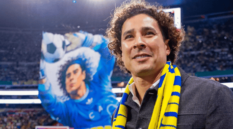 El histórico guardameta Guillermo Ochoa regresó a la cancha de las Águilas para recibir un emotivo homenaje tras anunciar su retiro profesional. INSTAGRAM/@clubamerica