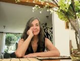 La escritora presenta una novela que dialoga con la historia y el teatro. CORTESÍA