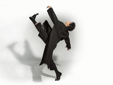 El bailarín tapatío alista una gira por China y la presentación de su libro “El patio”. CORTESÍA/ David Suárez