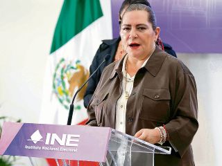 La ex presidenta del Instituto asegura que se va tras cumplir su deber y orgullosa de dedicar tres décadas al servicio de la democracia mexicana. EL UNIVERSAL