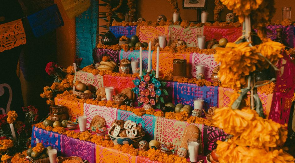 Ante la visita de tu amada mascota es vital que su altar contenga los elementos que más disfrutaba durante su vida terrenal. Unsplash