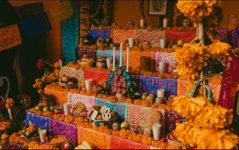 Ante la visita de tu amada mascota es vital que su altar contenga los elementos que más disfrutaba durante su vida terrenal. Unsplash