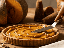 Con la calabaza de Castilla, los reposteros artesanales utilizan técnicas tradicionales y paciencia para concentrar el verdadero dulzor y sabor de este fruto de temporada. IA/GEMINI