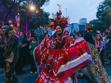 Las celebraciones por el Día de Muertos en CDMX arrancaron de la mejor manera con el Desfile de Catrinas. SUN/Y. Osnaya