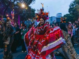 Las celebraciones por el Día de Muertos en CDMX arrancaron de la mejor manera con el Desfile de Catrinas. SUN/Y. Osnaya