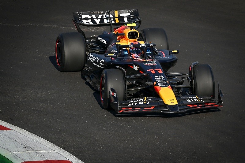 En 2021, Checo se volvió el primer mexicano en subir al podio en casa. IMAGO7