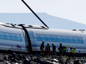 España ha pasado décadas construyendo la mayor red ferroviaria de alta velocidad de Europa, solo superada por la de China. EFE / C. Moya