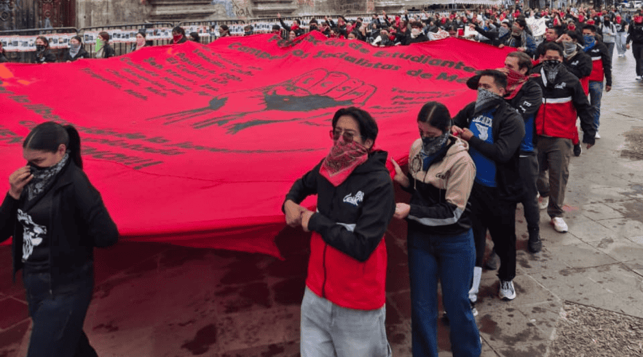 Los estudiantes manifestaron su preocupación por las condiciones en las que se desarrolla su formación como futuros docentes. EL INFORMADOR/ J. Velazco
