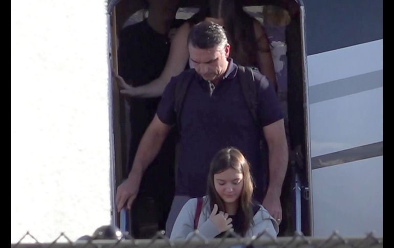 Flávio Bolsonaro huyó a Argentina para volar hacia Estados Unidos en un avión privado que hizo escala en Ecuador. EFE/A. Belchi