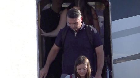 Flávio Bolsonaro huyó a Argentina para volar hacia Estados Unidos en un avión privado que hizo escala en Ecuador. EFE/A. Belchi