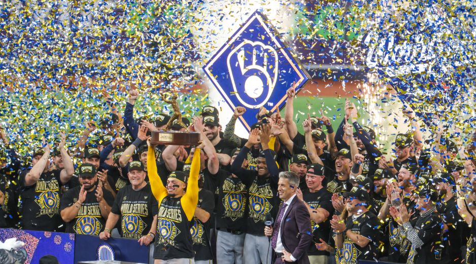 Después de 114 victorias en el 2026, los Brewers pueden presumir de un campeonato inédito en toda la historia de la franquicia. EFE/G. BOGDON.