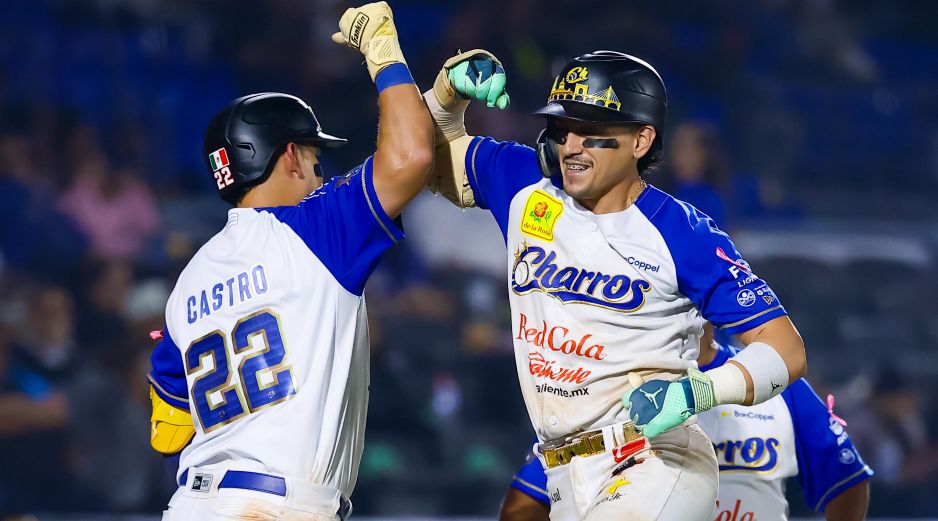 Carlos Mendívil conectó un imparable productor en la cuarta entrada y un cuadrangular de dos carreras en la séptima. CORTESÍA/Charros de Jalisco