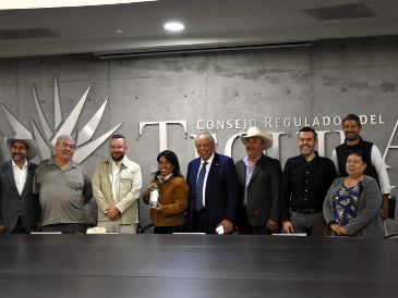 Con Columba López al centro, se llevaron a cabo reuniones de trabajo respecto a los desafíos en la industria del tequila. ESPECIAL