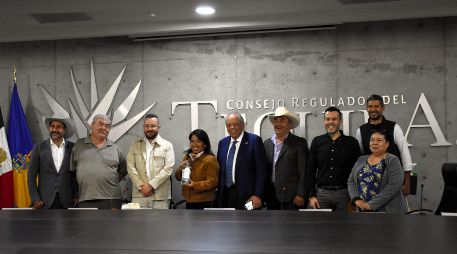 Con Columba López al centro, se llevaron a cabo reuniones de trabajo respecto a los desafíos en la industria del tequila. ESPECIAL