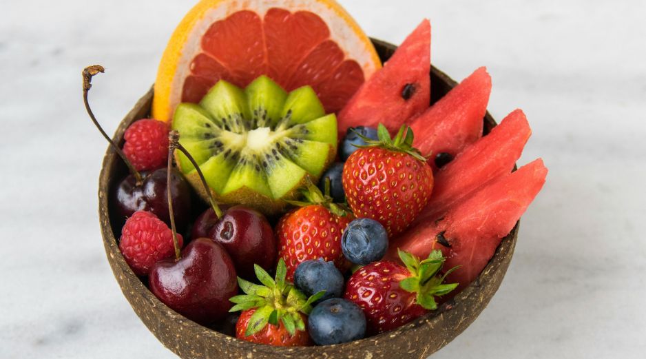 Los expertos coinciden en que una dieta equilibrada puede marcar la diferencia en la prevención de enfermedades durante el invierno. UNSPLASH