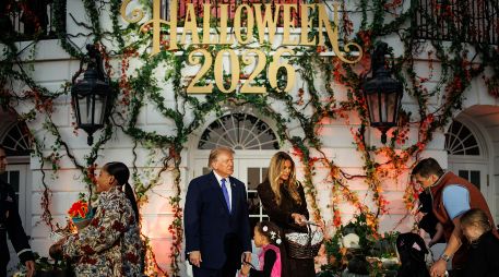 El evento de Halloween se produce en un momento de intensa actividad política en Estados Unidos, a escasos días de las elecciones de medio mandato programadas para el 3 de noviembre de 2026. EFE/S. Corum
