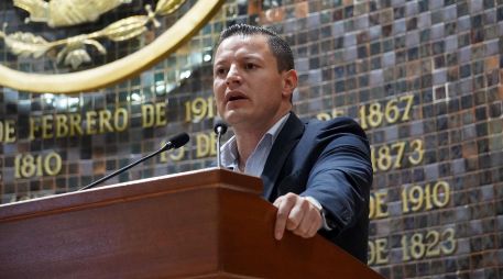 Hurtado Luna señaló que el abastecimiento de agua representa una necesidad prioritaria para las familias jaliscienses. ESPECIAL