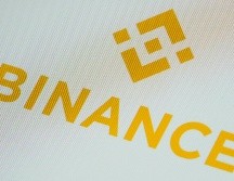 El logo de Binance en la pantalla de un smartphone, el 28 de febrero de 2023, en Marple Township, Pensilvania. AP / ARCHIVO