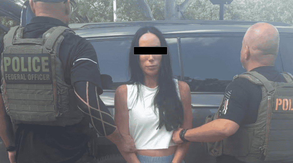 En México, la conductora enfrenta una orden de aprehensión por su presunta participación en delitos de delincuencia organizada y operaciones con recursos de procedencia ilícita. ESPECIAL