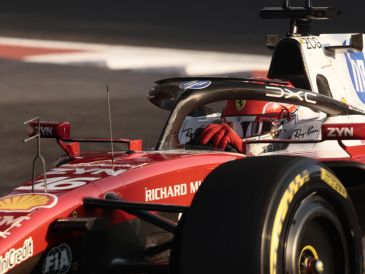 , Ferrari llega al sábado con buenas sensaciones, aunque Mercedes y McLaren demostraron que pueden mantenerse cerca. EFE / J. MÉNDEZ
