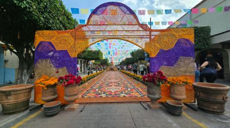 El Altar Monumental se extiende desde la calle Niños Héroes hasta Herrera y Cairo, con una intervención que comprende cinco calles. ESPECIAL/Ayuntamiento de Tlaquepaque