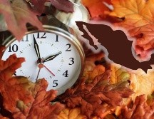El cambio de horario en México 2026 ocurrirá este domingo 1 de noviembre, cuando concluya el horario de verano en las zonas donde aún se mantiene. ESPECIAL / CANVA