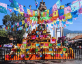 Una ofrenda dedicada a Carlos Manzo ocupa un espacio en la Plaza Morelos. SUN / G. Pano