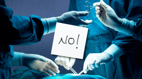 Las intervenciones plásticas estéticas en menores solo podrán realizarse bajo prescripción médica certificada y tras someterse a evaluaciones interdisciplinarias en cada caso concreto. ESPECIAL / CANVA