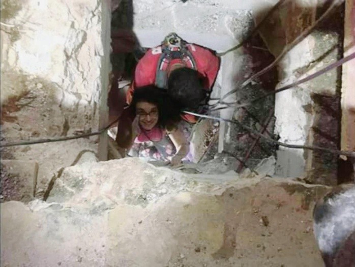 El espacio adecuado para que Lucía e Isaac pudieran salir se abrió y les ofreció la luz que anunciaba la continuidad de sus días. CORTESÍA