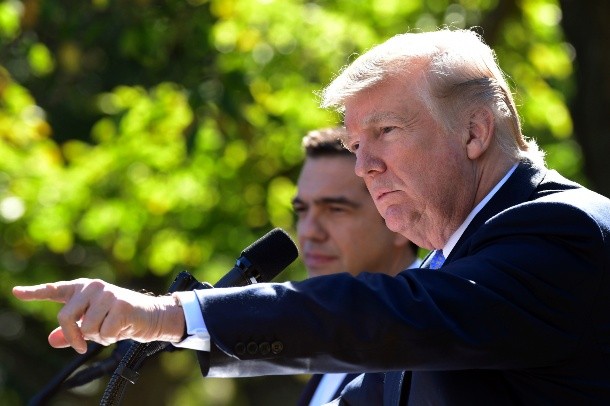 Donald Trump,Alexis Tsipras - President Donald Trump, right, calls on a reporter during a news conference with Greek Prime Minister Alexis Tsipras, left, in the Rose Garden of the White House in Washington, Tuesday, Oct. 17, 2017. (AP Photo/Susan Walsh) APTOPIX Trump US Greece