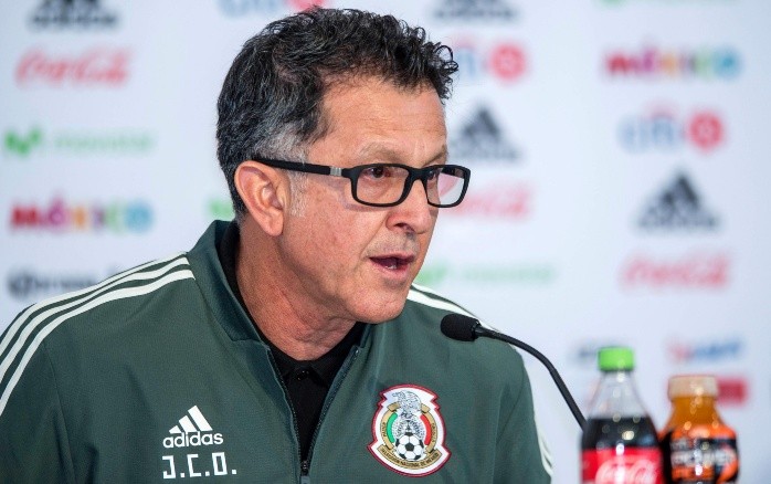 Durante la conferencia en la que habló sobre los mexicanos en Europa, Osorio dijo que la llegada de David Moyes al West Ham debe ser tomada como un reto para Javier ''Chicharito'' Hernández. MEXSPORT / ARCHIVO