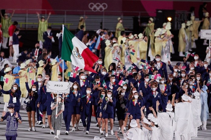 La delegación mexicana en el desfile de la inauguración de Tokio 2020.