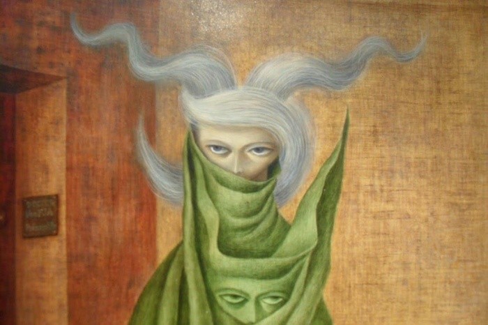 Mujer saliendo del psicoanalista. TWITTER / @RemediosVaroMx