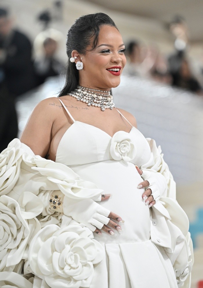 Met Gala 2023: Rihanna is here! The singer arrives late and steals the ...
