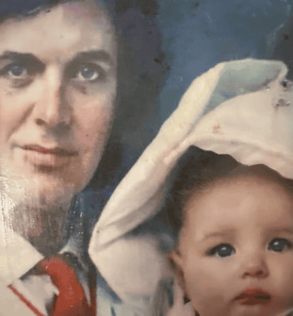 &nbsp;Camilo Blanes, hijo del  fallecido Camilo Sesto, compartió una emotiva fotografía con su padre desató varios comentarios en redes. X -TWITTER-/